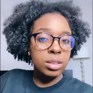 Meet your Posher, Brianna
